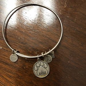 Bangle charm bracelet